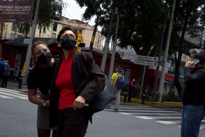 Capitalinos fueron sorprendidos por un sismo de magnitud 7.7 pasadas las 13:00 horas del 19 de septiembre del 2022, cuando apenas las personas reingresaban a sus inmuebles después de participar en el Simulacro Nacional 2022. Las imágenes al sur de la capital.