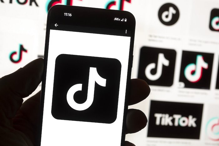 Logo de TikTok en un celular el 14 de octubre del 2022 en Boston.