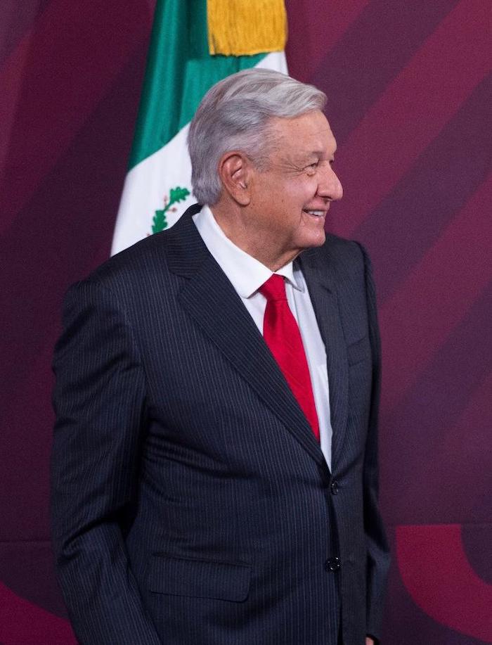El Presidente Andrés Manuel López Obrador informó la mañana de este martes que ayer se reunió con empresarios de Canadá que tenían algunas inconformidades con el Gobierno de México por asuntos del sector eléctrico y que lograron resolver los problemas sin ningún obstáculo.