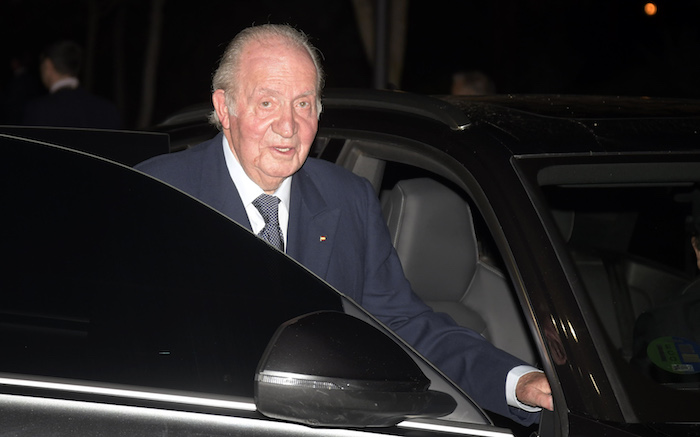 Juan Carlos de Borbón acude al tanatorio para despedir a Plácido Arango en Madrid, a 17 de febrero de 2020.