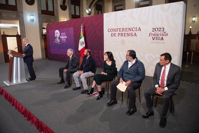 Andrés Manuel López Obrador anunció esta mañana que ejercerá su derecho al veto sobre una reforma promovida por el Senador Ricardo Monreal que eleva multas a quien injurie al Presidente. Es una Ley de 1917 que revivió Morena en la Cámara de Diputados, con impulso del líder de los senadores de izquierda.