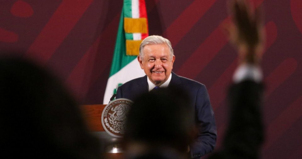 El Presidente Andrés Manuel López Obrador celebró la mañana de este lunes que no haya habido confrontación ni violencia durante la elección extraordinaria de una senaduría en Tamaulipas, la cual se desarrolló ayer sin mayores incidentes.