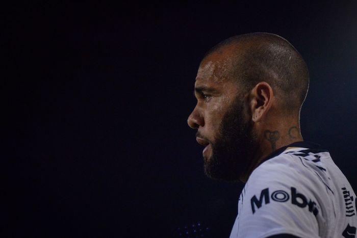 El pasado 7 de septiembre de 2022, Dani Alves, entonces mediocampista de los Pumas, durante el partido frente al Querétaro correspondiente a la jornada 13 de la Liga Mx.