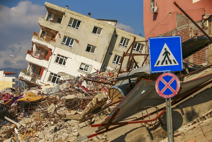 Un edificio destruido por el sismo del 6 de febrero de 2023 en Samandag, sur de Turquía, el 22 de febrero de 2023.