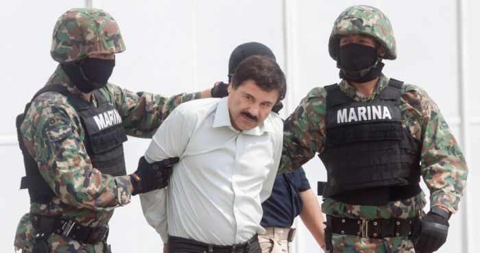 Joaquín "Chapo" Guzmán, líder del Cártel de Sinaloa, fue sentenciado en Estados Unidos a cadena perpetua, tras haber sido declarado culpable de ocho cargos de crimen organizado y narcotráfico.