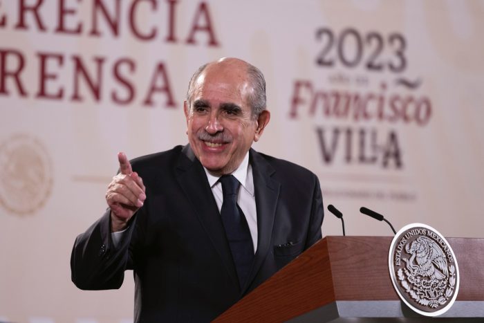 Pablo Gómez Álvarez, titular de la Unidad de Inteligencia Financiera (UIF), en conferencia de prensa.