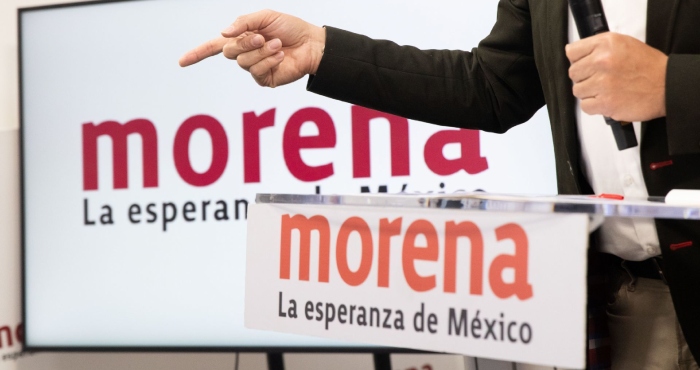 El nombre de Morena y su eslogan.